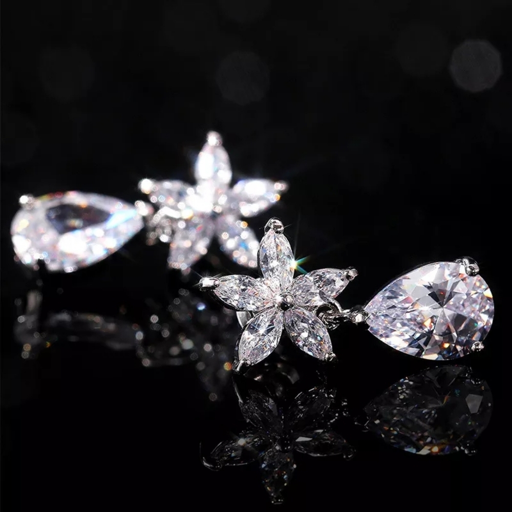 Romantic Shiny White Flower Tear Drop Earrings - Picture 4 of 4